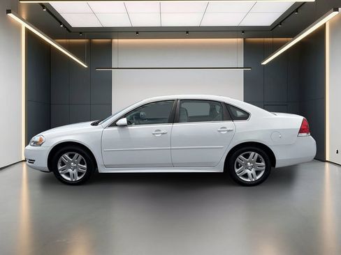 Used 2016 Chevrolet Impala LT FWD image 2