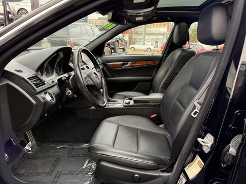 Used 2011 Mercedes-Benz C 300 4MATIC Sedan image 14
