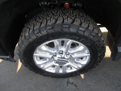 Used 2022 GMC Sierra 3500 Denali w/ Denali Ultimate Package image 14