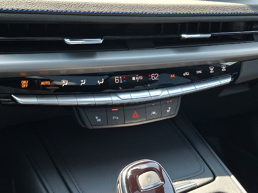 Used 2024 Cadillac XT4 Sport w/ Cold Weather Package AWD/4WD image 16