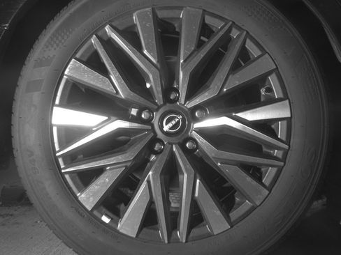 Used 2025 Nissan Altima 2.5 SV FWD image 15