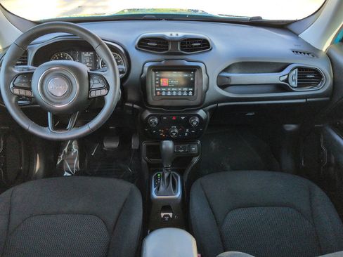 Used 2020 Jeep Renegade Altitude FWD image 14
