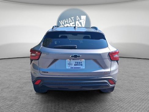 Used 2025 Chevrolet Trax RS w/ Driver Confidence Package FWD image 5