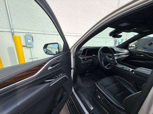 Used 2022 Cadillac Escalade Premium Luxury w/ Touring Package AWD/4WD image 9