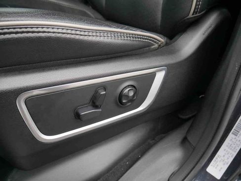 Used 2020 RAM 1500 Laramie image 30