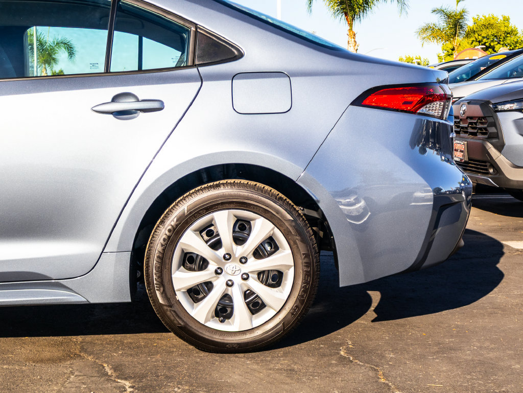 Used 2026 Toyota Corolla LE FWD image 6