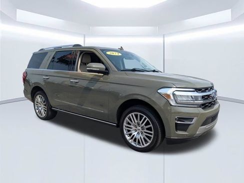 Used 2024 Ford Expedition Limited RWD image 2