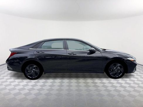 New 2026 Hyundai Elantra SEL Sport Premium FWD image 9