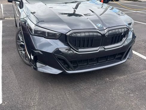 Used 2026 BMW i5 eDrive40 w/ M Sport Package AWD/4WD image 7