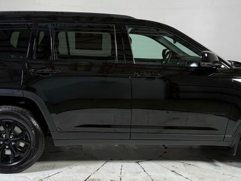 New 2025 Jeep Grand Cherokee L Altitude AWD/4WD image 8
