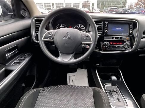 Used 2019 Mitsubishi Outlander ES image 5
