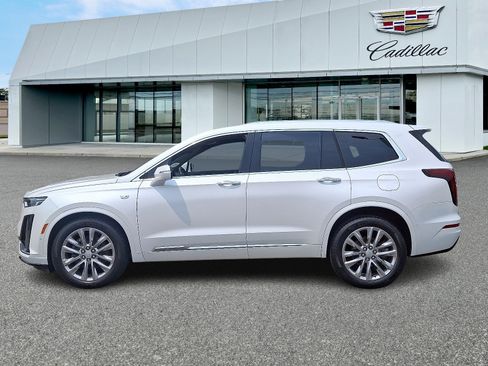 Certified 2023 Cadillac XT6 Premium Luxury w/ Platinum Package image 2
