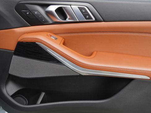 Used 2024 BMW X7 M60i w/ Executive Package image 32