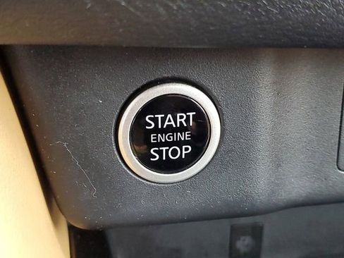 Used 2022 Nissan Rogue Platinum w/ Head-Up Display Package image 29