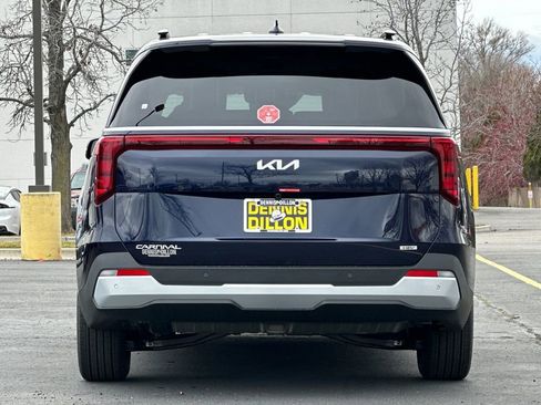 New 2026 Kia Carnival EX FWD image 5