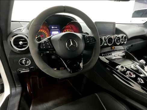 Used 2018 Mercedes-Benz AMG GT R image 19