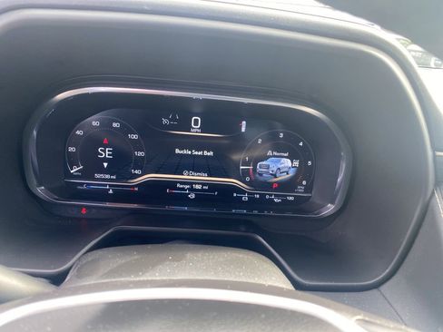 Certified 2024 GMC Yukon XL SLT w/ SLT Luxury Package image 5