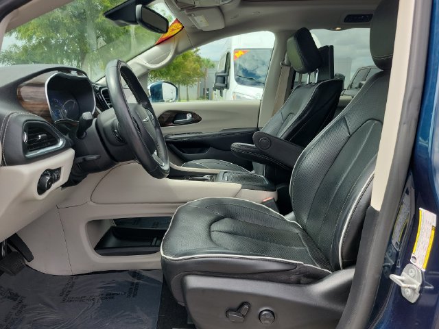 Used 2022 Chrysler Pacifica Limited w/ Uconnect Theater Family Group AWD/4WD image 16