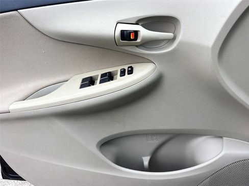 Used 2013 Toyota Corolla L image 16