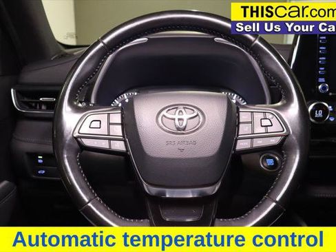 Used 2021 Toyota Highlander XSE image 12