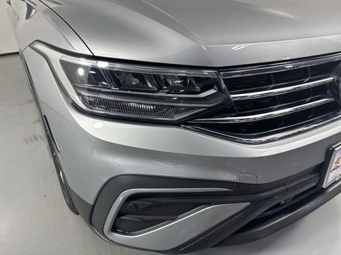 Used 2023 Volkswagen Tiguan SE AWD/4WD image 28