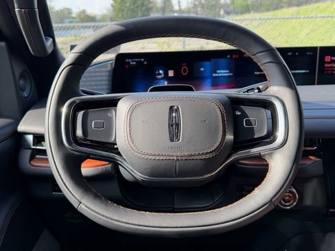 New 2025 Lincoln Navigator L Black Label AWD/4WD image 8