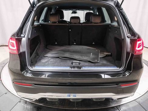 Certified 2021 Mercedes-Benz GLC 300 image 28