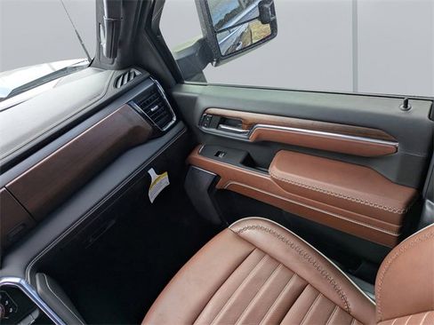 Used 2024 GMC Sierra 2500 Denali Ultimate image 16