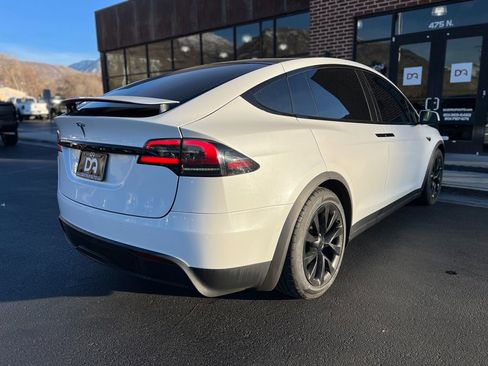 Used 2022 Tesla Model X image 27