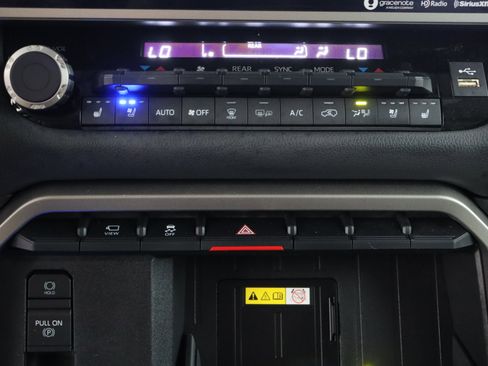 Used 2024 Toyota Sequoia Limited AWD/4WD image 20