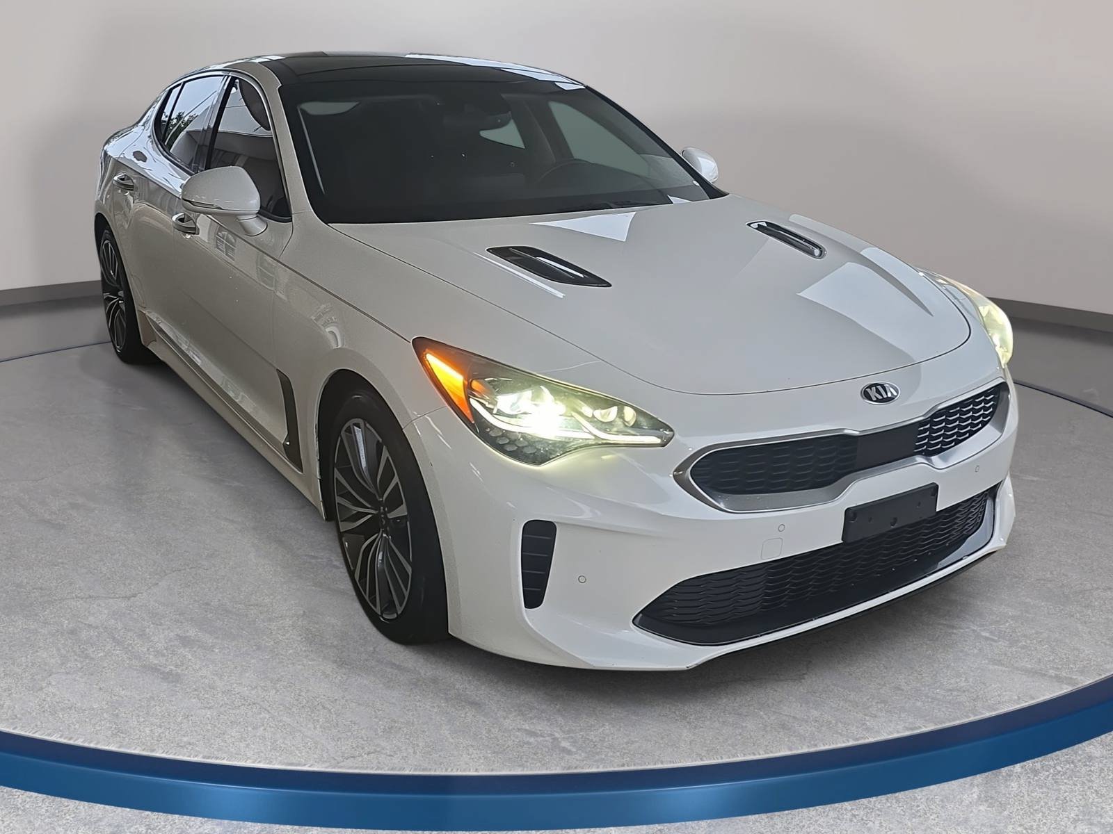 Used 2018 Kia Stinger Premium RWD image 3