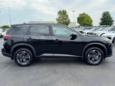 Certified 2026 Nissan Rogue SV FWD image 2