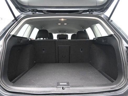 Used 2016 Volkswagen Golf S image 23