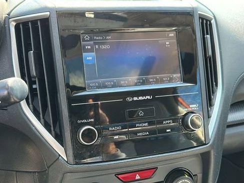 Used 2018 Subaru Crosstrek 2.0i Premium w/ Moonroof Package AWD/4WD image 17