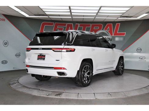 Used 2022 Jeep Grand Cherokee Summit image 5