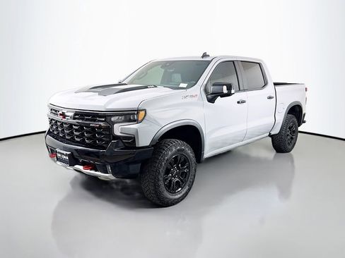 Used 2024 Chevrolet Silverado 1500 ZR2 w/ Technology Package image 3