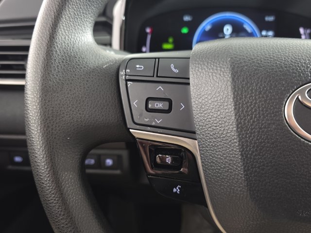 Used 2025 Toyota Camry LE FWD image 14