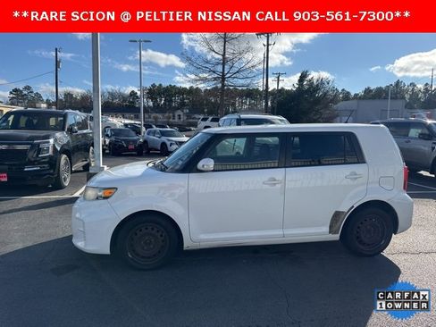 Used 2015 Scion xB image 2