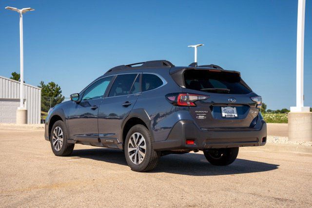 Used 2023 Subaru Outback Premium AWD/4WD image 5