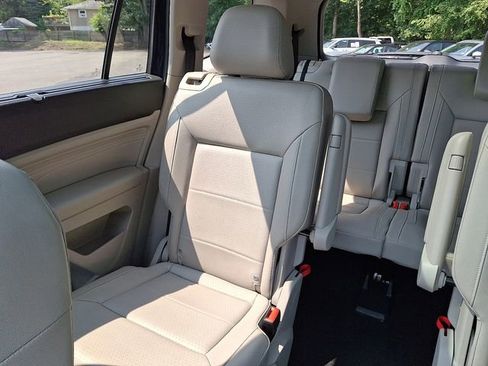 Used 2022 Volkswagen Atlas SE w/ Panoramic Sunroof Package AWD/4WD image 18