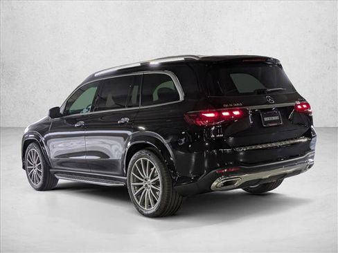 New 2026 Mercedes-Benz GLS 580 4MATIC image 8