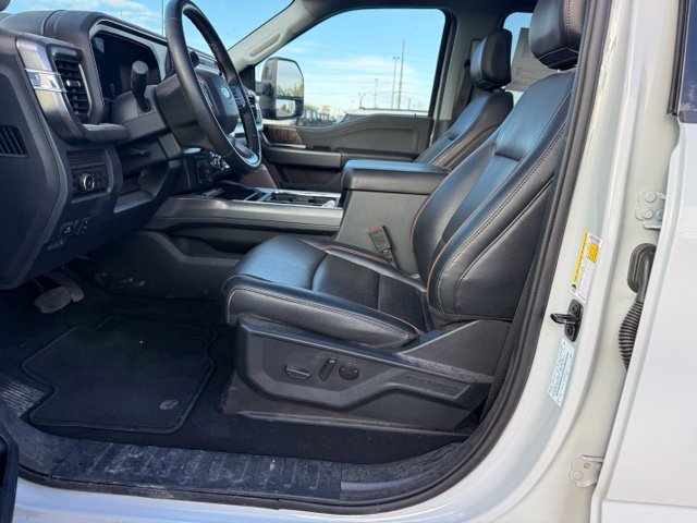 Used 2025 Ford F350 Lariat w/ Lariat Ultimate Package AWD/4WD image 2