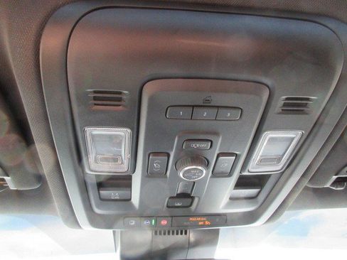 Used 2024 GMC Yukon XL AT4 w/ Technology Package AWD/4WD image 20