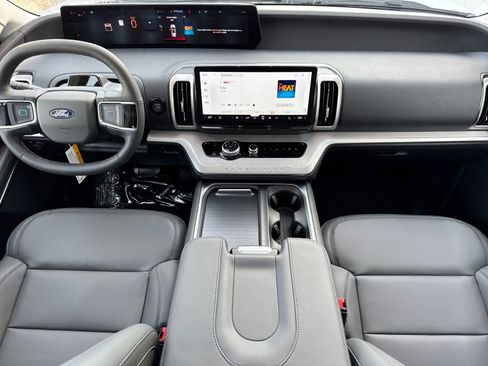 New 2026 Ford Expedition Active image 14