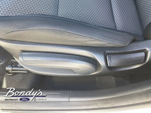 Used 2023 Kia Soul LX w/ LX Technology Package image 10