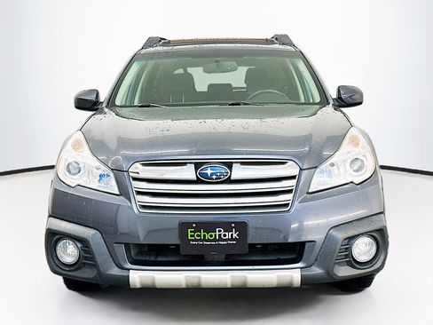 Used 2014 Subaru Outback 3.6R Limited w/ Moonroof Package AWD/4WD image 2