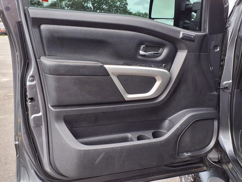 Used 2019 Nissan Titan PRO-4X w/ Pro-4x Convenience Package image 30