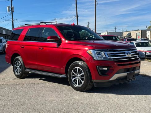 Used 2018 Ford Expedition XLT w/ Equipment Group 202A image 9