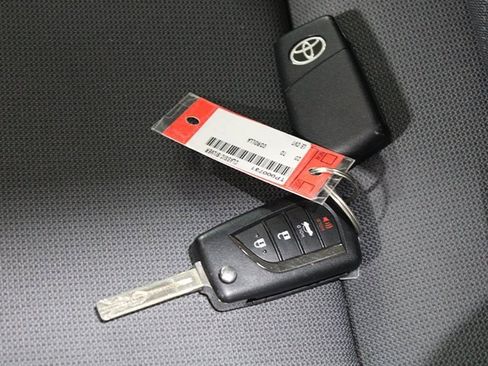 Used 2023 Toyota Corolla LE image 16