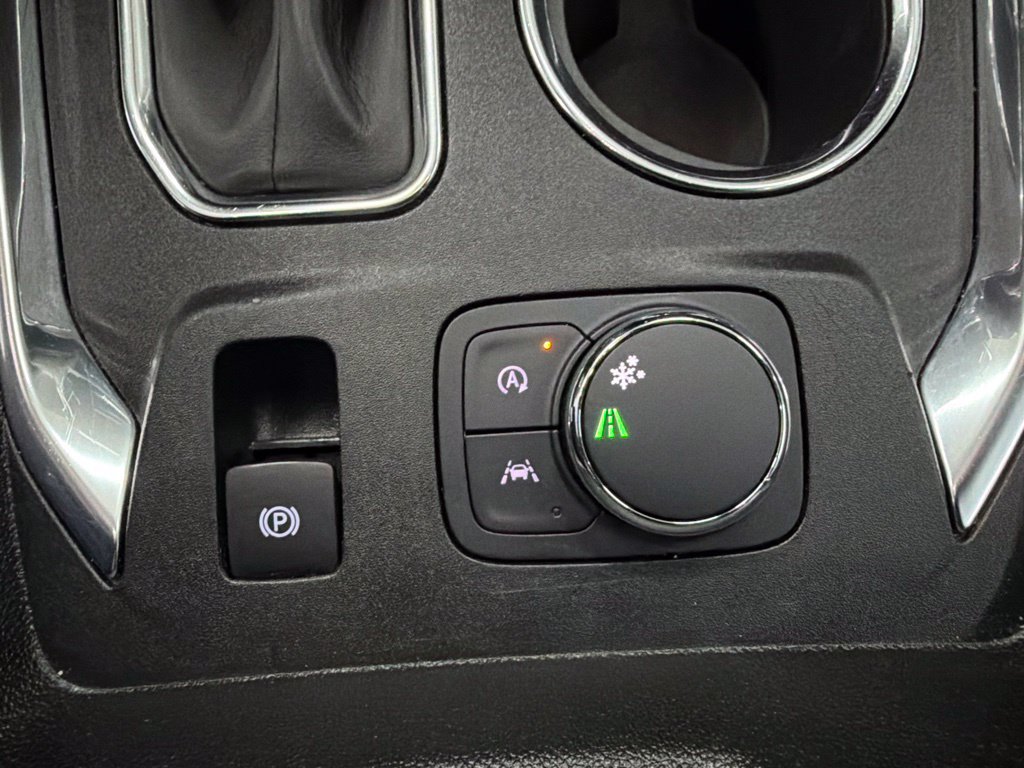 Used 2023 Chevrolet Traverse LS w/ Safety Package FWD image 21